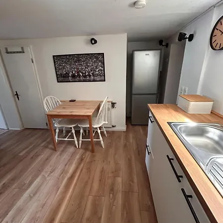 Seenahe Mit Gemeinschaftsgarten Und -pool Appartement *