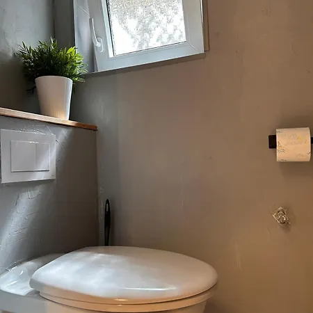 Seenahe Mit Gemeinschaftsgarten Und -pool * Essen