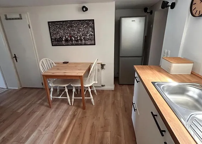 Seenahe Mit Gemeinschaftsgarten Und -pool Appartement *